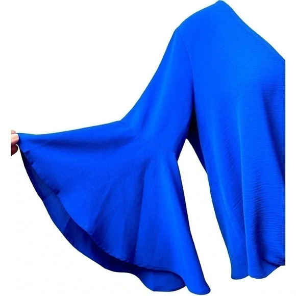 BLU IVY - FRONT-TIE BLOUSE WITH BELL SLEEVES - Picture 3 of 10